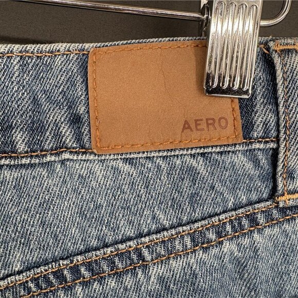 NWT Aeropostale Women's Distressed Denim Mom Shorts Size 6 Med Wash Preppy - Picture 4 of 9